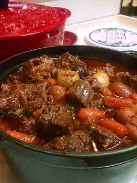 𝐖𝐎𝐔𝐋𝐃 𝐀𝐍𝐘𝐎𝐍𝐄 𝐇𝐄𝐑𝐄 𝐀𝐂𝐓𝐔𝐀𝐋𝐋𝐘 𝐄𝐀𝐓 𝐁𝐄𝐄𝐅 𝐒𝐓𝐄𝐖 Best Ever Beef Stew 😋🤤 Ingredients: 2 pounds beef stew me...