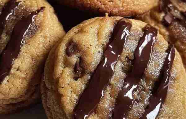 BANANA BREAD COOKIES INGREDIENTS: 1 cup ripe bananas, mashed (about 2 medium bananas) 1/2 cup unsalt...