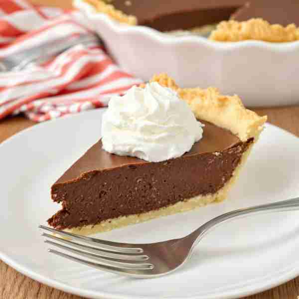 Easy Old Fashioned Best Chocolate Fudge Pie Yields: 1 (9-inch) pie Prep time: 15 minutes Cook time:...