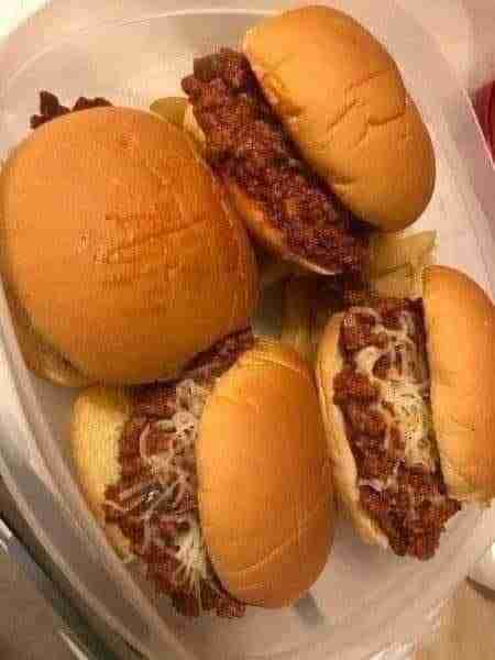DOES ANYONE HERE ACTUALLY WOULD EAT 😍 Sloppy Joe Sandwich! INGREDIENTS : 1 Tbsp butter 1 tsp olive...