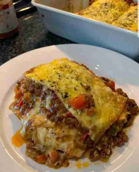 I love lasagna 😋 lasagna: Ingredients: - 8 lasagna noodles - 1 pound ground beef - 1 onion, choppe...