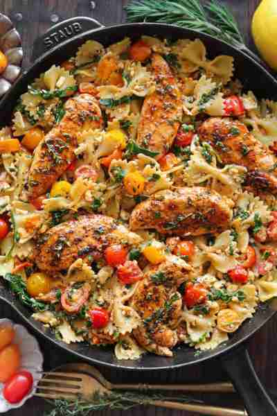 The best Chicken Feta Pasta you’ll ever eat! 🍅🍅