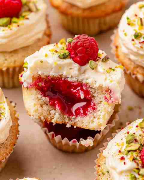 Better Than Bakery Lemon Raspberry Cupcakes 🍋🍇 Ingredients For the Lemon Cupcakes: 1 ½ cups (190g)...