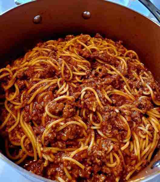 Old-school spaghetti* *Ingredients: °454 grams rotini (elbow or spaghetti can be substituted) °1/2 t...
