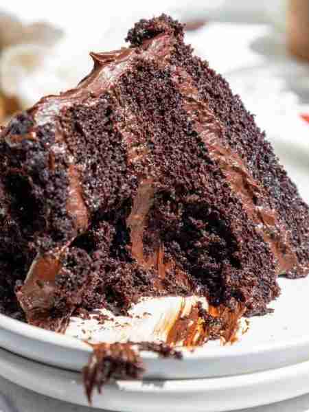 🍫A Dirty Dark Chocolate Cake Recipe 🍫 Ingredients For the Cake - 1 3/4 cups all-purpose flour - 2...