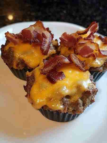 Loaded Burger Bowls INGREDIENTS 8 slices cooked bacon, crumbled 2 1/2 c. shredded cheddar 2 lb. lean...