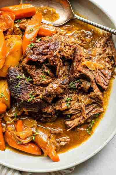 Pot Roast with Tomato Sauce 🍖🍅 Ingredients: 3 lbs beef chuck roast 🥩 2 tbsp olive oil 🛢 1 large o...