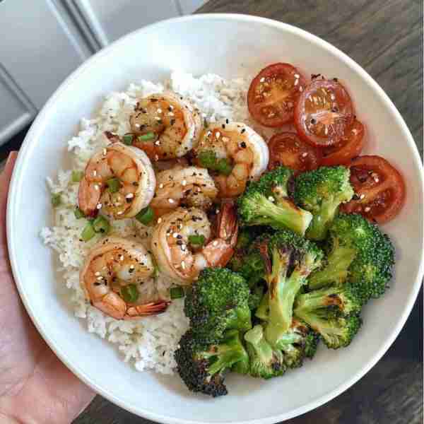 🍤 Garlic Shrimp Rice Bowl with Roasted Veggies – Fresh & Flavorful! 🕒 Prep Time: 10 min | Cook Tim...