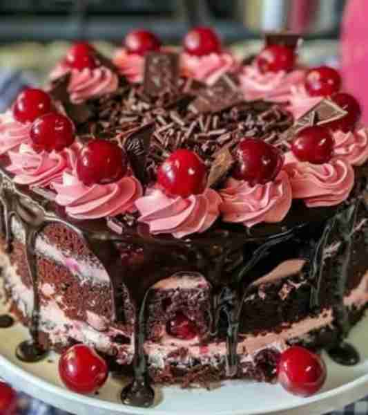 Cherry Dr. Pepper Cake Ingredients: **For the Cake:** - 250g plain flour - 200g granulated sugar - 5...
