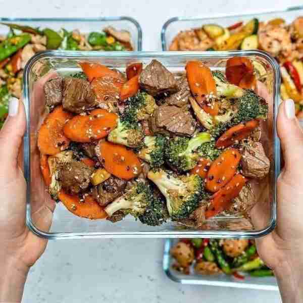 Beef Stir Fry for Meal Prep - Made with LOTS of veggies + a simple delicious homemade stir fry sauce...