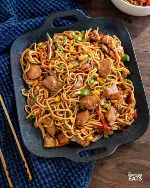 https://www.slimmingeats.com/blog/slow-cooker-chicken-noodles-in-oyster-sauce This Slow Cooker Chick...