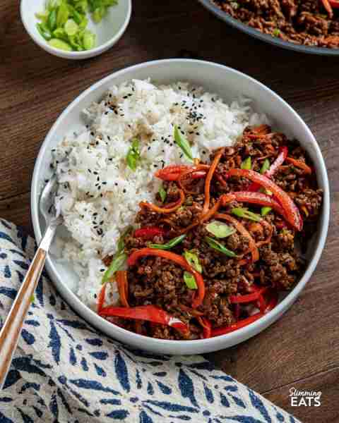 https://www.slimmingeats.com/blog/spicy-sticky-ground-beef This Spicy Sticky Ground Beef is a flavou...