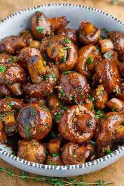 Made this Air fryer Garlic Butter Roasted Mushrooms for dinner. Does this not look good? Ingredients...