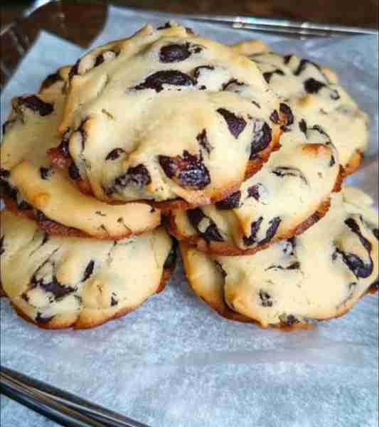I made a version of cottage cheese cookies that I saw on tik tok. They are the best chocolate chip c...