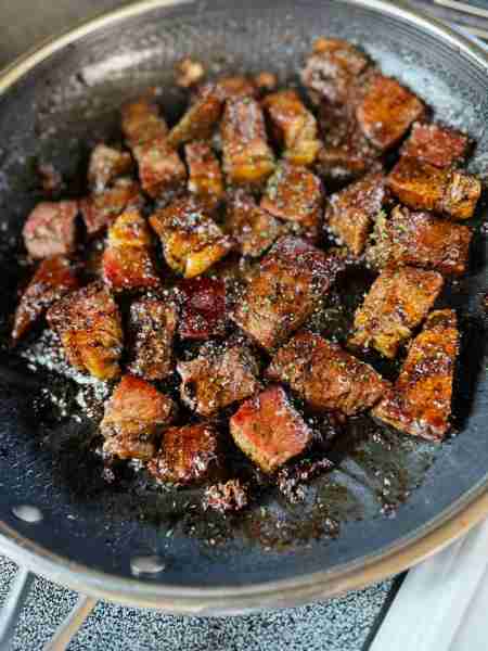 Honey Balsamic Steak So flavorful and juicy steaks blends with garlic, honey and balsamic vinegar!...