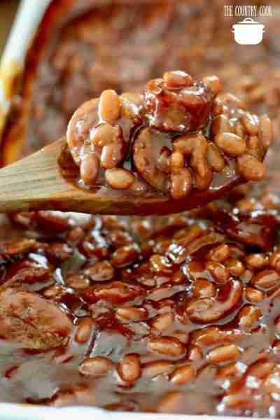 EASY SAUSAGE BAKED BEANS----> https://www.thecountrycook.net/easy-sausage-baked-beans/ These Easy Sa...