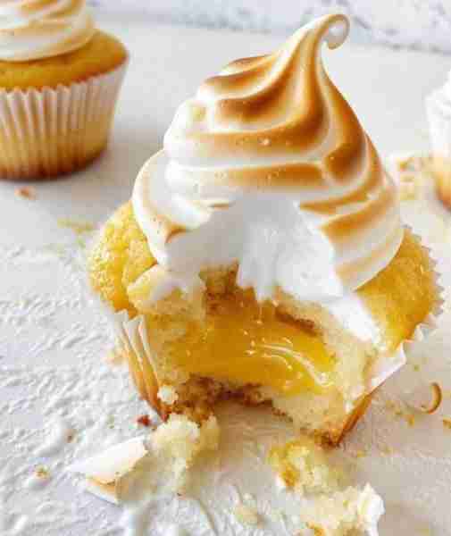 Lemon Meringue Cupcakes Ingredients For the Cupcakes: 1 ½ cups (190g) all-purpose flour 1 ½ tsp baki...
