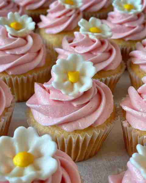 Strawberry Delight Cupcakes 🌼 🧁 Ingredients For the cupcakes: 1 ½ cups all-purpose flour 1 ½ tsp b...