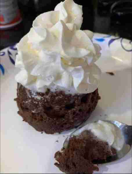 Keto Chocolate Peanut Butter cake! Omg you guys have got to try this! 4 ingredients - 1 Egg - 1/4 cu...