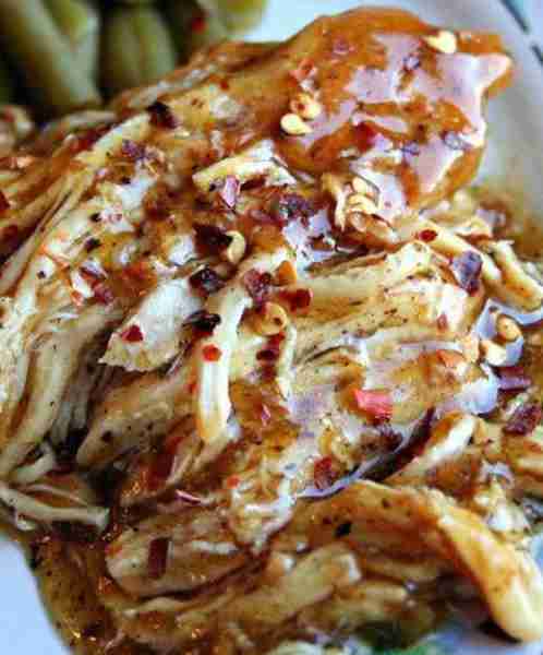 Crock Pot Sweet Garlic Chicken ((SHARE to keep on your timeline)) Ingredients: 4-6 chicken breasts...