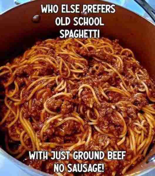 Homemade Spaghetti 1 tbsp Olive Oil 1 pound ground beef, lean ½ yellow onion 1 tbsp Italian Seasonin...
