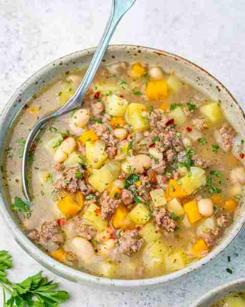Sometimes, we just reaaallly need a hot bowl of comfort... We highly recommend this Creamy Beef & Wh...