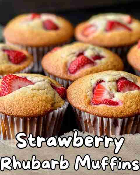 ⬇️ Strawberry Rhubarb Muffins 😋⬇️ Indulge in the delightful blend of sweet strawberries and tangy r...