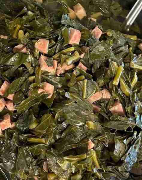 🦃Southern Collard Greens ~~Ingredients ~~ 1 bunch of collard greens, washed and chopped 6-8 cups wa...