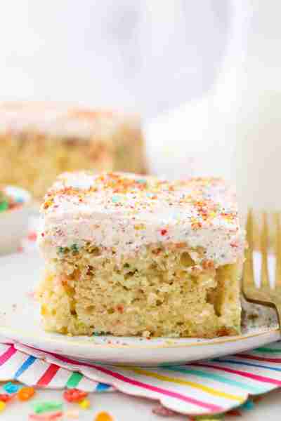 If Fruity Pebbles are your jam, you have to try this fun and colorful poke cake! 🌈🍰 Soft vanilla c...