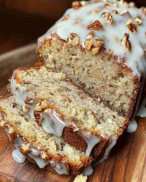 Butter Pecan Cake with Cream Cheese Icing Recipe 🍰🥜🧁 Ingredients: 1 cup unsalted butter, softened...