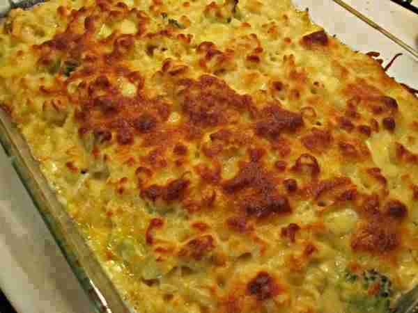 Cracker Barrel Broccoli Cheddar Chicken.. Ingredients 4 boneless skinless chicken breasts 1 can of C...