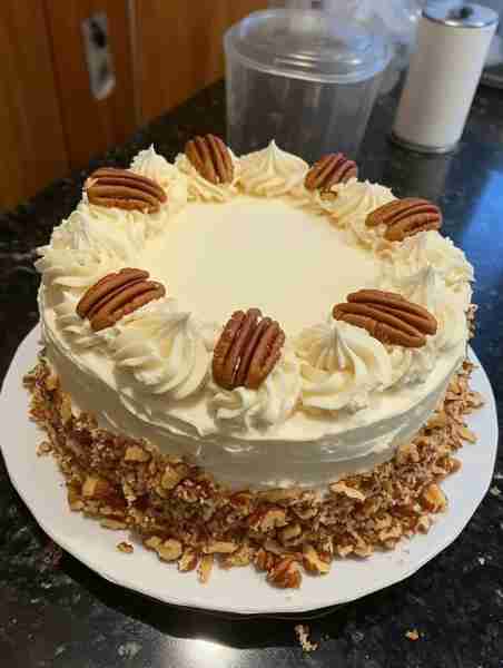 My first Keto cake…delicious! 130 grams almond flour 4-5 tbsp sweetener 5 eggs 3 tbsp cream cheese 3...