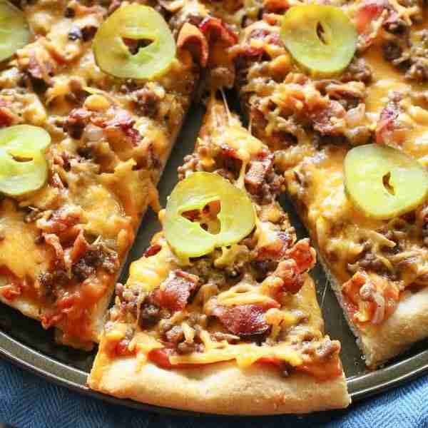 This Bacon Cheeseburger Pizza is the best of both worlds—everything you love about a juicy burger pi...
