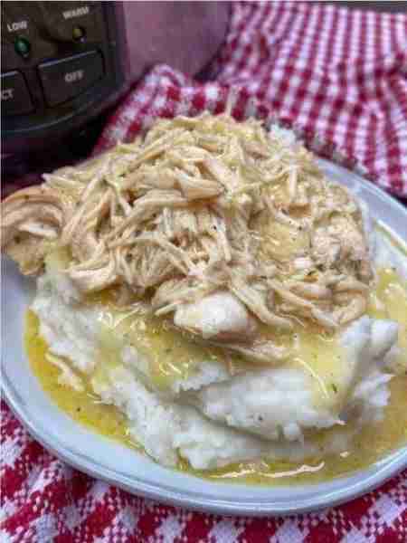 Crockpot Chicken & Gravy - You will love this recipe. Ingredients: • 4 skinless chicken breasts • 1...