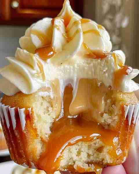 Salted Caramel Cream Cheese Cupcakes 🎯 Makes: 12 cupcakes ⏱️ Total Time: ~1 hour 15 min (Prep: 30 m...