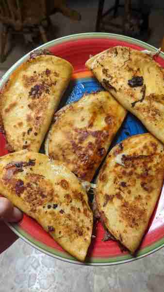 Chuck roast taco Sear chuck roast, seasonings salt, pepper, garlic powder. Place in crock pot. Cut l...