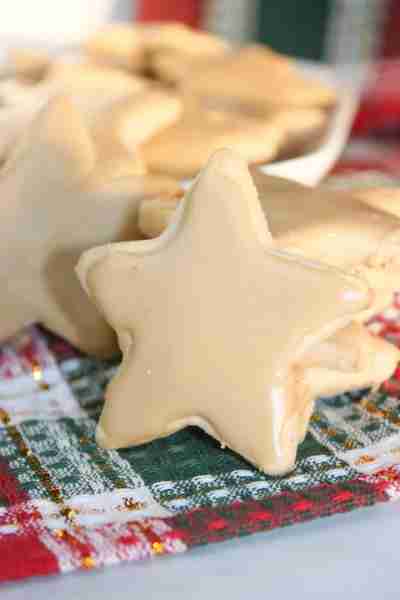 Maple Shortbread Cookies! Recipe in the Comments