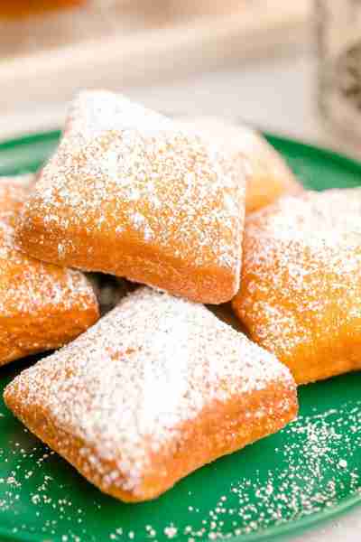😋Whip up a batch of these EASY and mouthwatering Beignets today and treat yourself to a little slic...