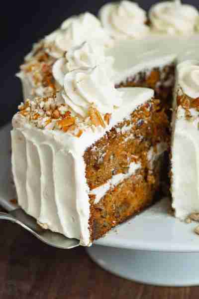 🥕🍰 This homemade carrot cake sets the bar high for any carrot cake lover. It’s a winning combinati...