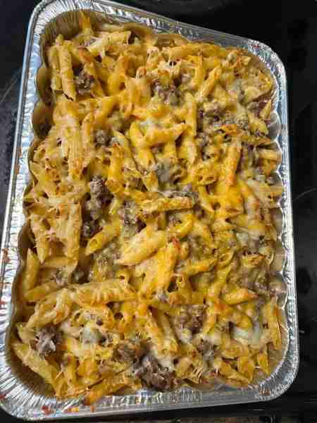 Cheeseburger ziti casserole 🥘. Brown ground beef and cook pasta. Use a pint of heavy cream and mix...