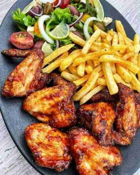 Buffalo Chicken Wings With Peri Peri Sauce Ingredients: - 2 kilos of chicken wings - 4 tbls baking p...