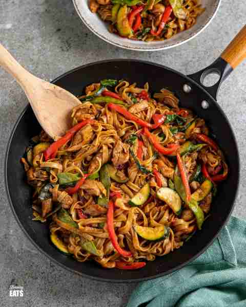 Drunken Chicken Noodles - love spicy noodle dishes? then this is the perfect recipe for you. Tender...