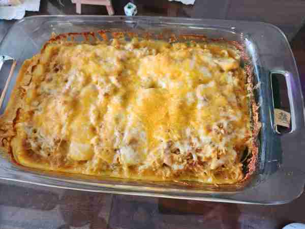 If you want a cheap & easy after-work meal to make, this is it! 1 package of chicken tenderloins 2 p...