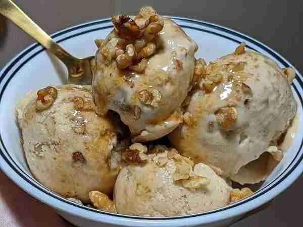 Maple Walnut Ice Cream