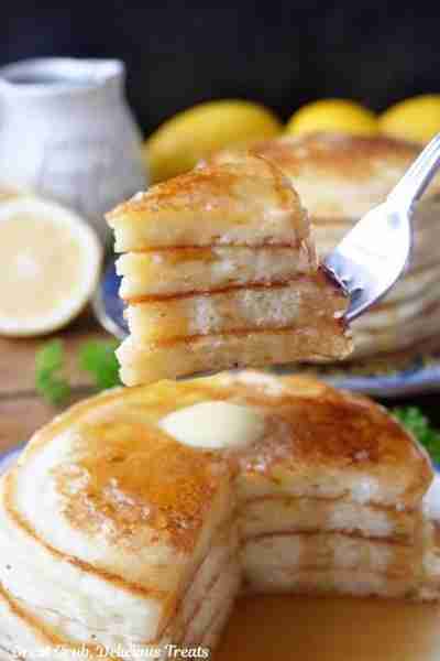 🍋🥞 Lemon Ricotta Pancakes! 🍋🥞 These delicious pancakes are made with a homemade buttermilk batte...