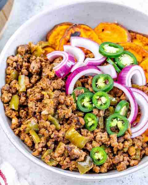 The entire fam loves these Sweet Potato Sloppy Joe Bowls! ❤️ Growing up I always REALLY enjoyed Slop...