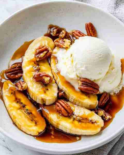 Bananas Foster 🍌🍨 **📝 Ingredients: - 4 medium bananas (sliced lengthwise or into thick rounds) -...