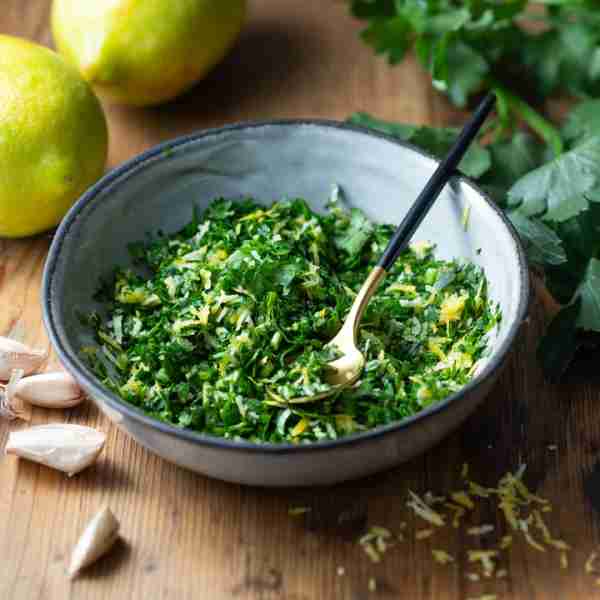 𝗔𝗱𝗱 𝗽𝘂𝗻𝗰𝗵 & 𝗳𝗿𝗲𝘀𝗵𝗻𝗲𝘀𝘀 𝘄𝗶𝘁𝗵 𝗴𝗿𝗲𝗺𝗼𝗹𝗮𝘁𝗮 Gremolata is a classic Italian condiment made of chopped parsl...