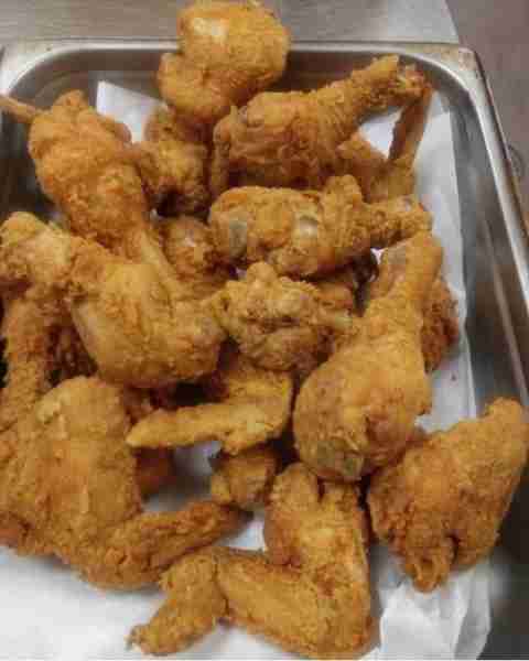 Ketchup and hot sauce doesn’t exist what you having with this 😋