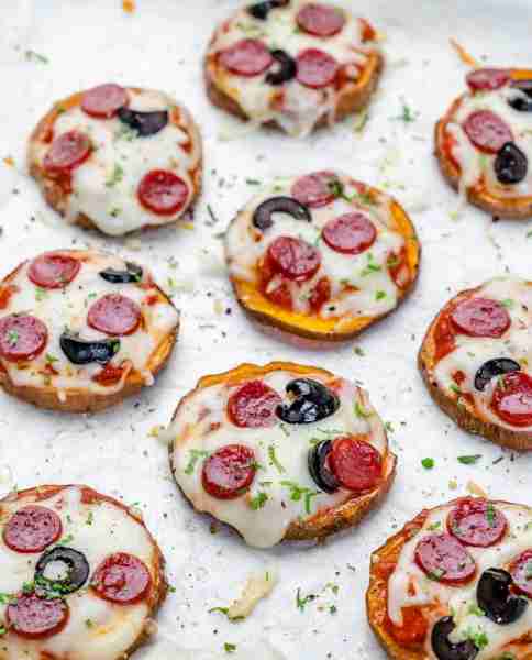 Let's have pizza today, yes? And by pizza, we mean these Sweet Potato Pizza Snacks! <3 Imagine a su...